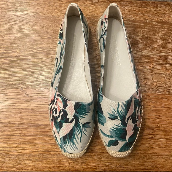 Burberry floral print canvas espadrilles - Picture 2 of 11